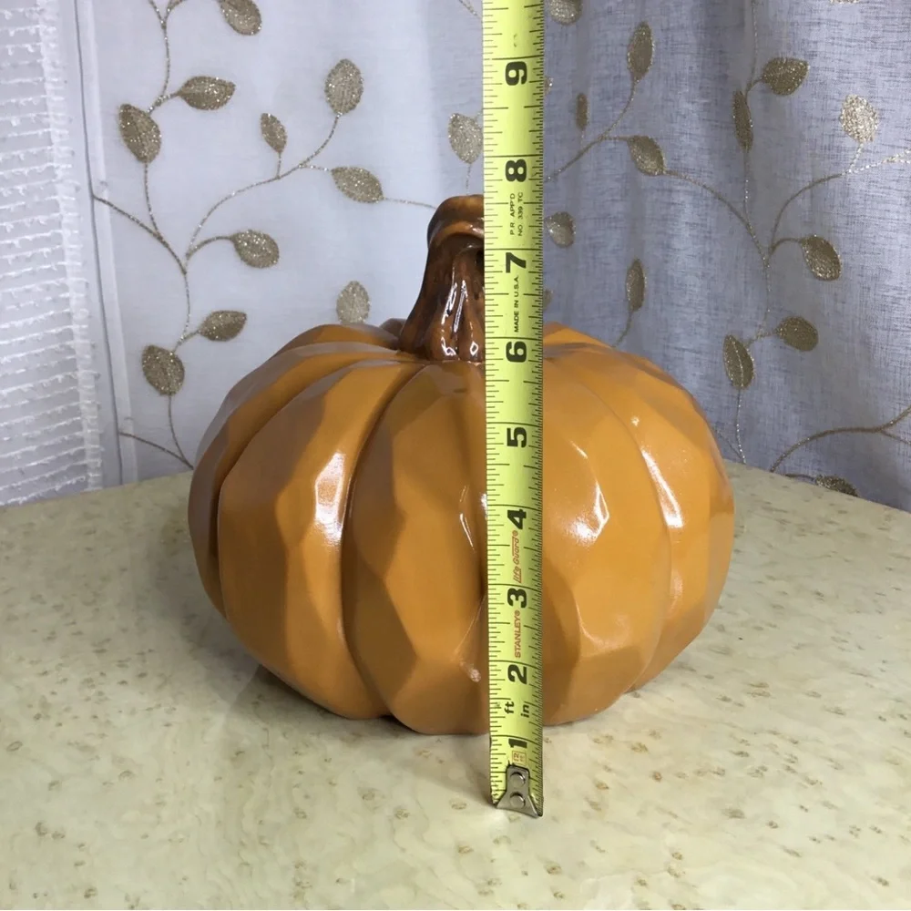 Plastic Resin Pumpkin Figurine Halloween Fall Thanksgiving Decor NEW!